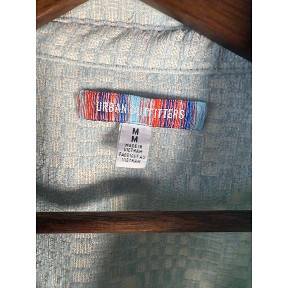 Urban Outfitters Women’s Textured Button-Up Shacket Light Blue Size Medium - Picture 3 of 5